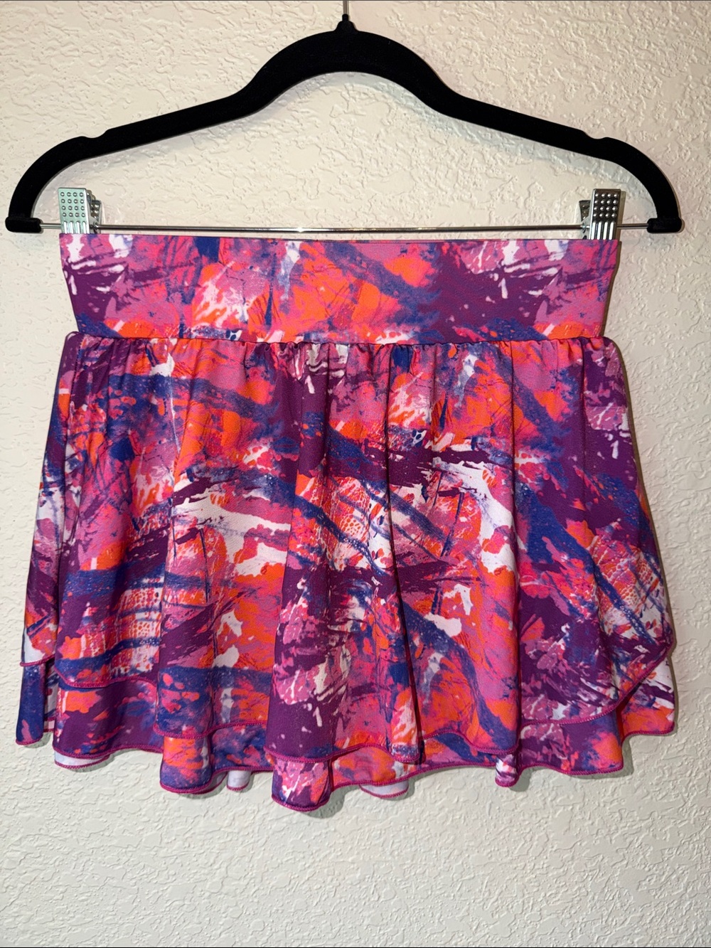 Vibrant Abstract Print tennis/running Skirt - Pink & Purple. Size Sm